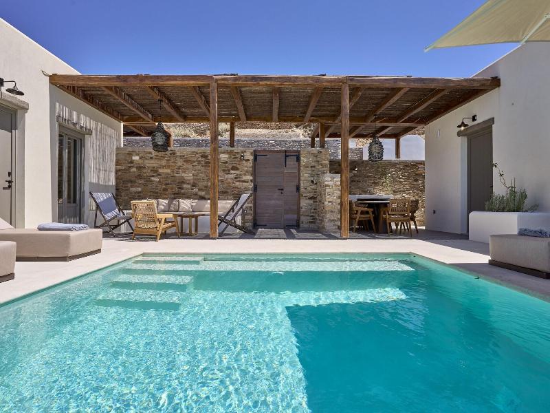 Ios Grand Pool Suites image