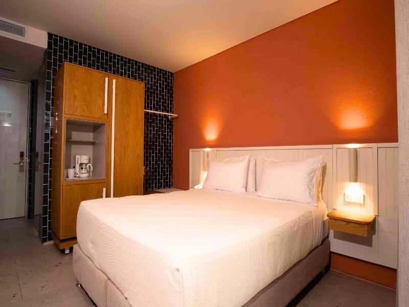 Zapadilly Tree Hotel image