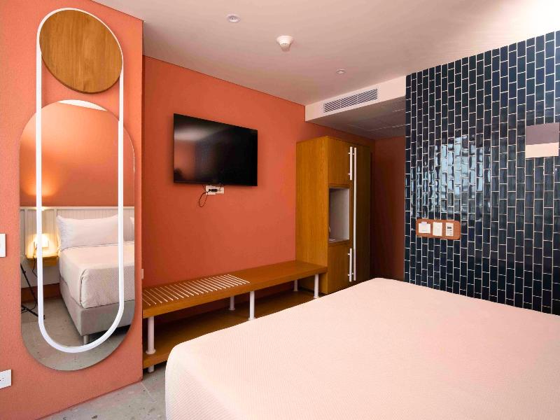 Zapadilly Tree Hotel image