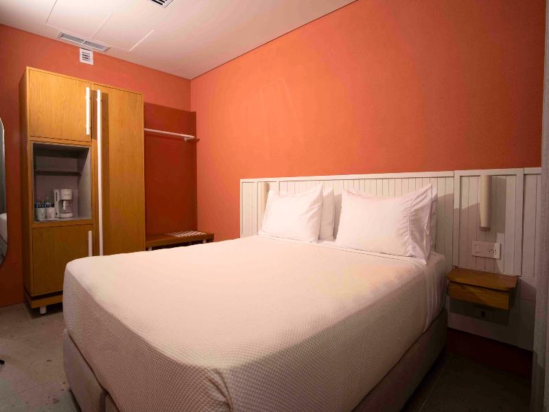 Zapadilly Tree Hotel image