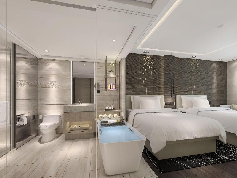 Renaissance Shenzhen Luohu Hotel image