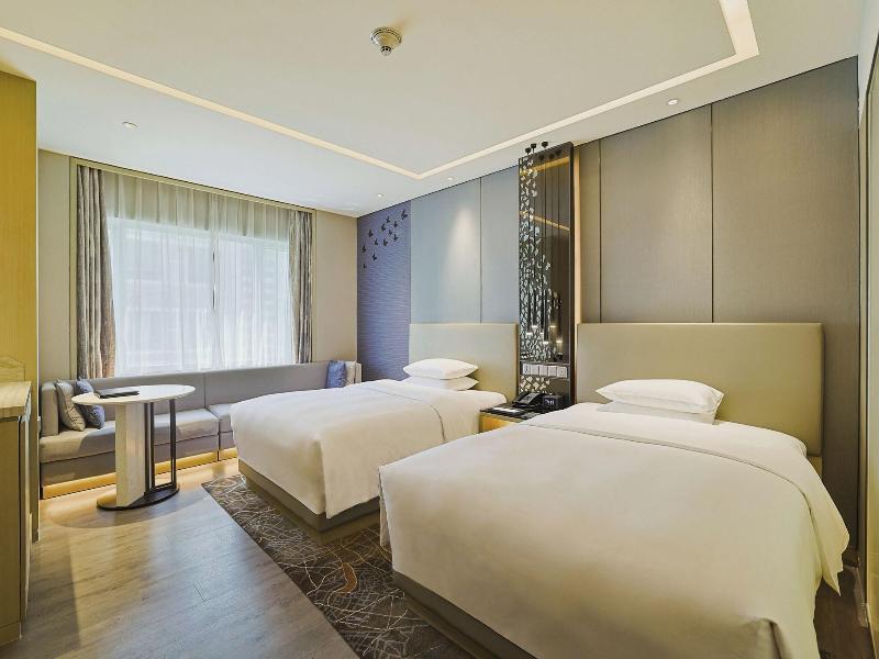 Renaissance Shenzhen Luohu Hotel image