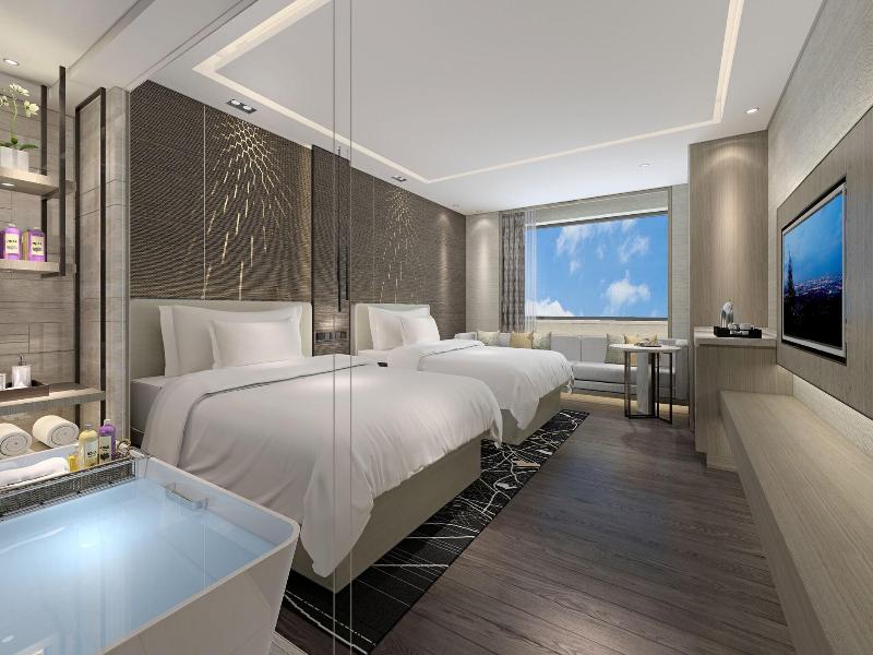 Renaissance Shenzhen Luohu Hotel image
