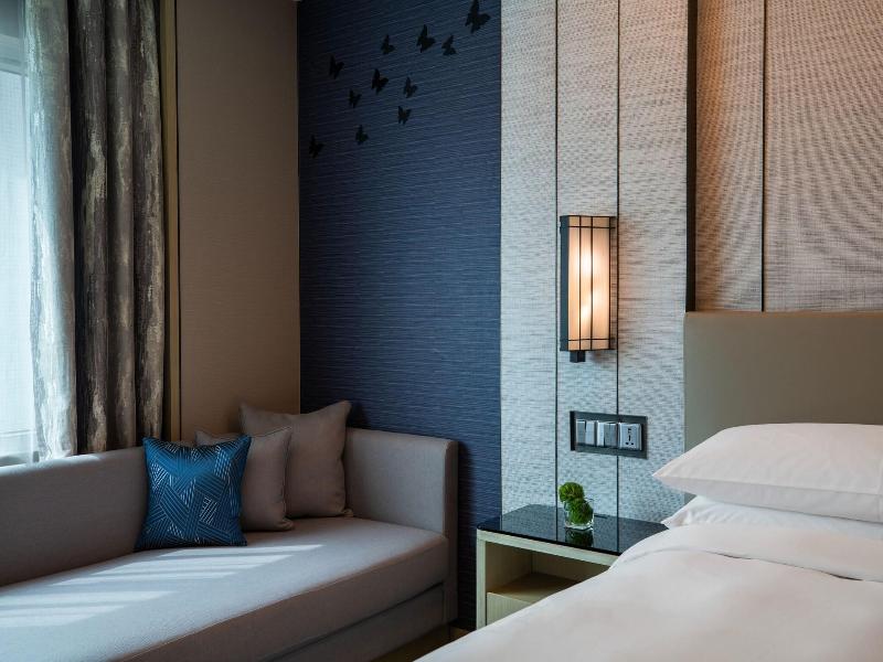 Renaissance Shenzhen Luohu Hotel image