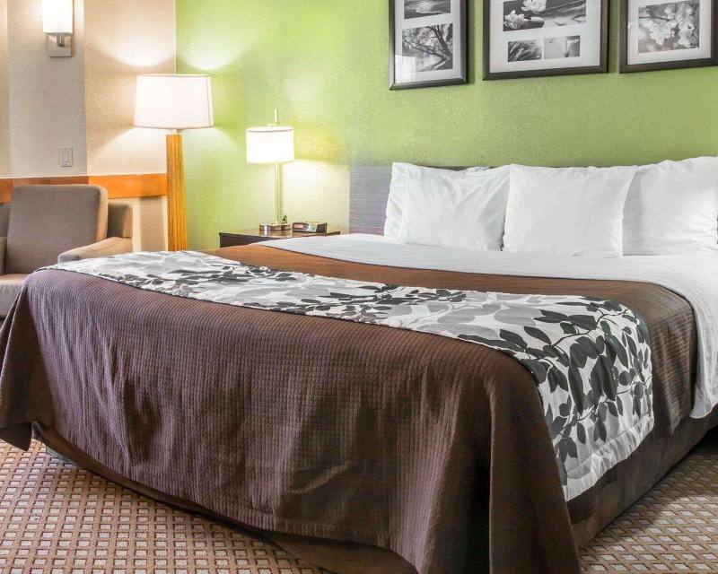 Sleep Inn AND Suites (Grand Rapids)