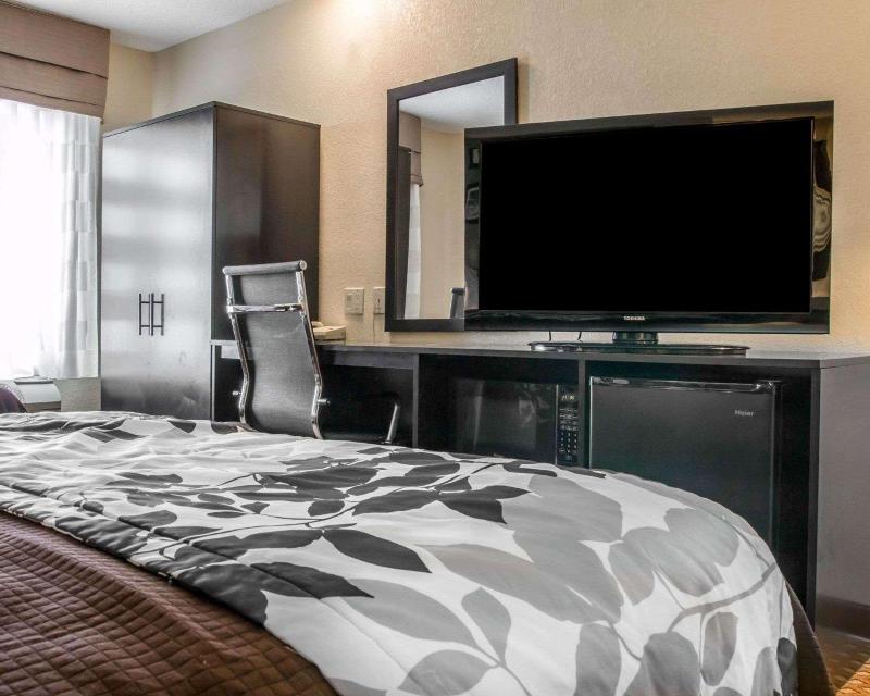 Sleep Inn & Suites (Grand Rapids)