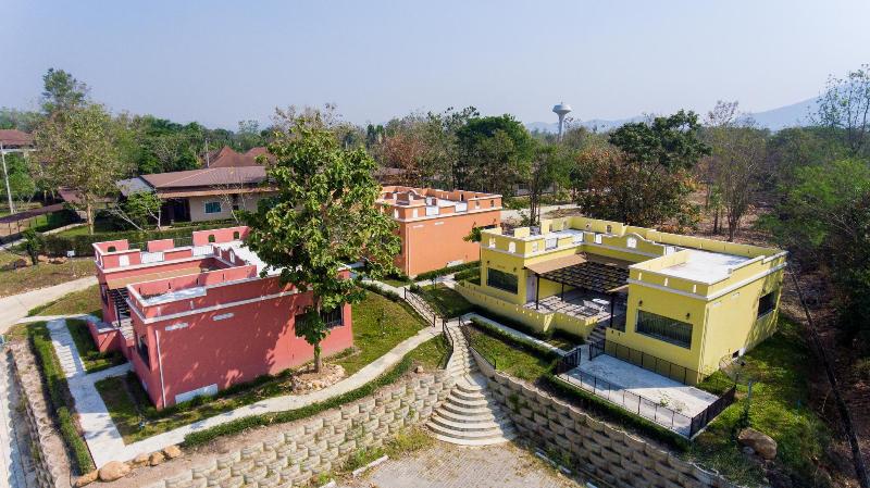 Leaves Valley Resort