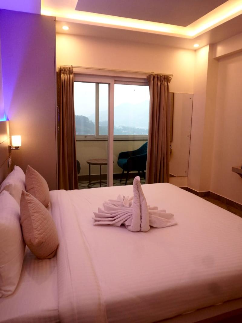 Green Hills Hotel image