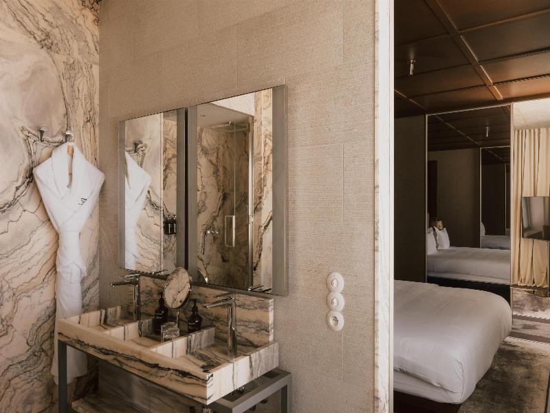 Maison Heler Metz, Curio Collection By Hilton image