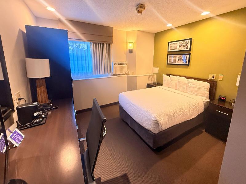 Sleep Inn & Suites Niantic North image