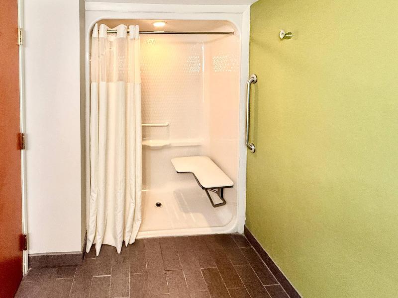 Sleep Inn & Suites Niantic North image