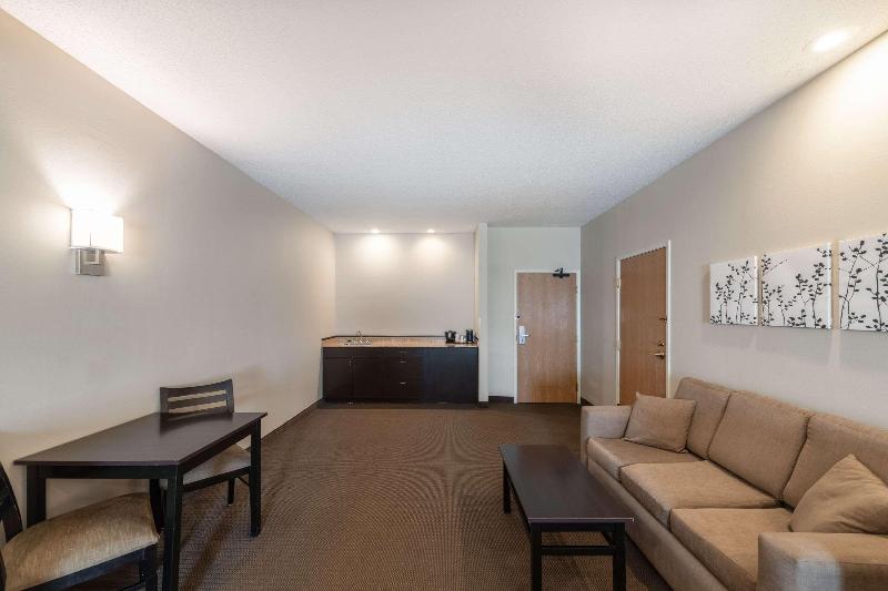 Sleep Inn & Suites Green Bay South image