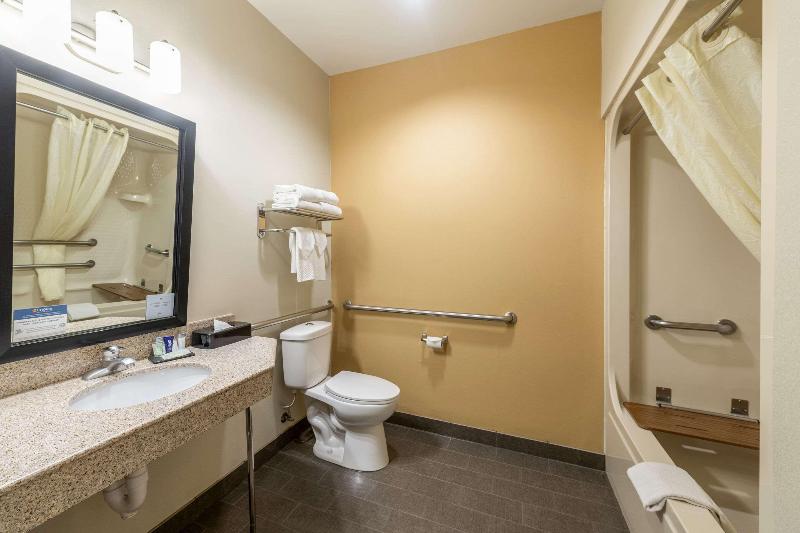 Sleep Inn & Suites Green Bay South image
