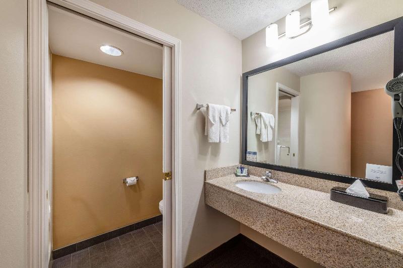 Sleep Inn & Suites Green Bay South image