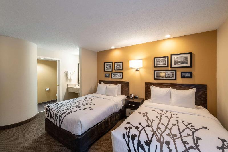 Sleep Inn & Suites Green Bay South image