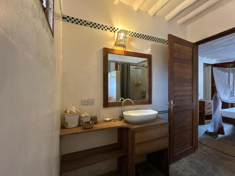 BREEZE RESIDENCE  image