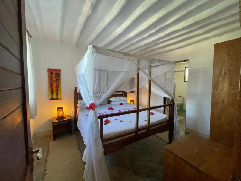BREEZE RESIDENCE  image