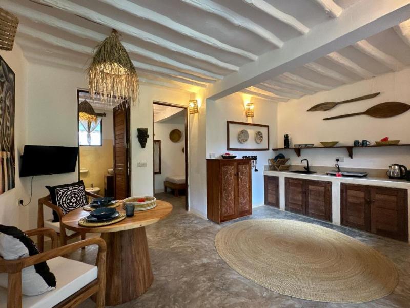 BREEZE RESIDENCE  image