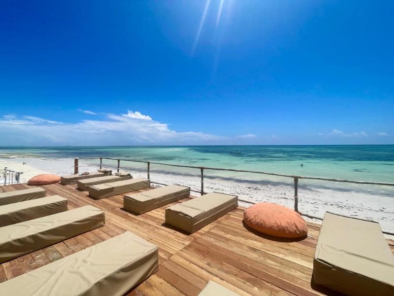 BREEZE RESIDENCE  image