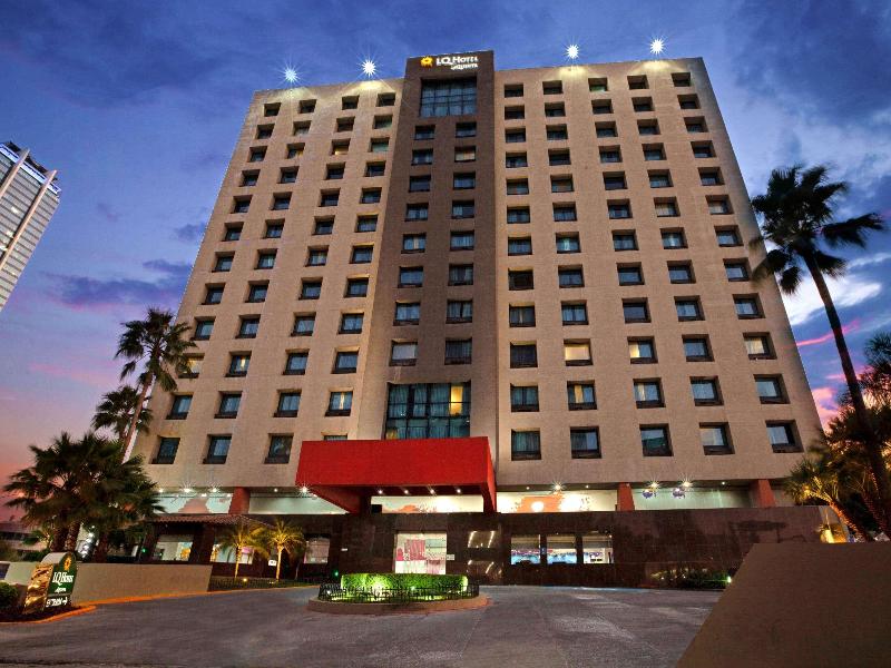 Chn Hotel Monterrey Centro Trademark By Wyndham image