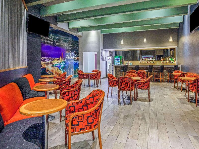Chn Hotel Monterrey Centro Trademark By Wyndham image