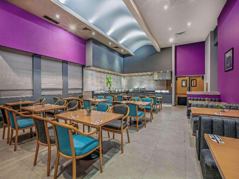 Chn Hotel Monterrey Centro Trademark By Wyndham image