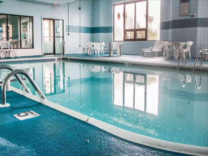 Days Inn Flint / Bishop International Airport image
