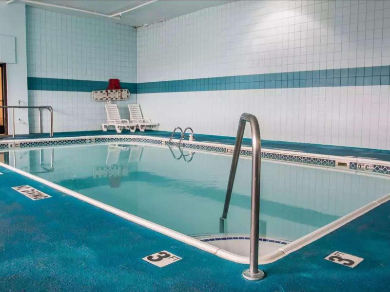Days Inn Flint / Bishop International Airport image