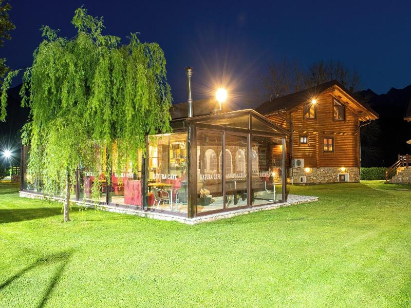 Natura Chalets