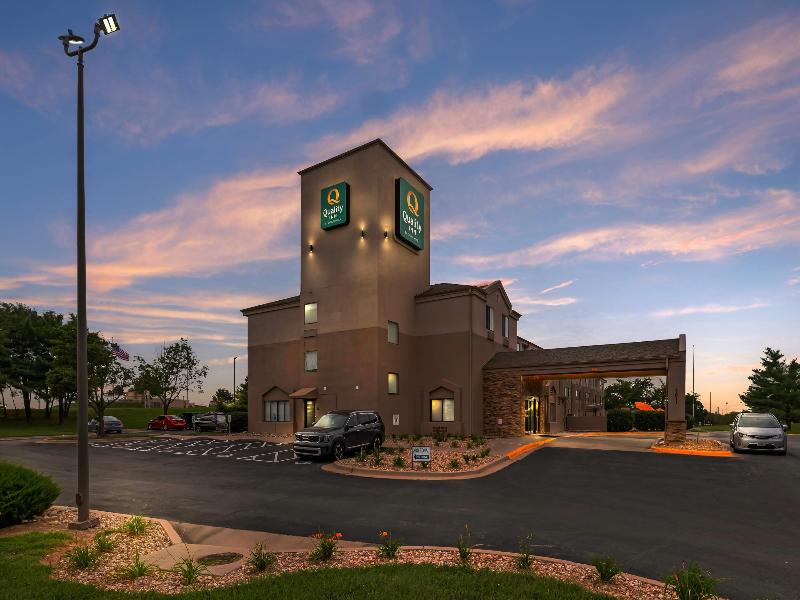 Quality Inn Kansas City International Airport