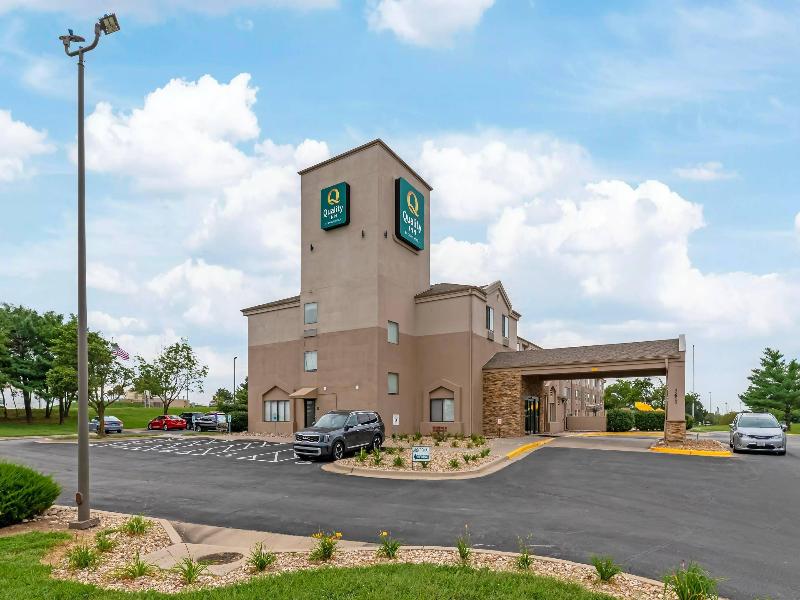 Quality Inn Kansas City International Airport