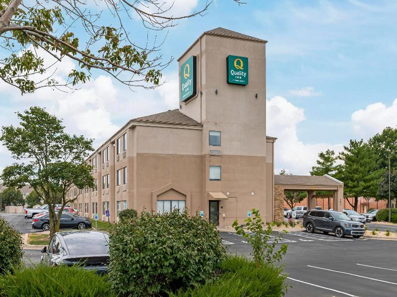 Quality Inn Kansas City International Airport