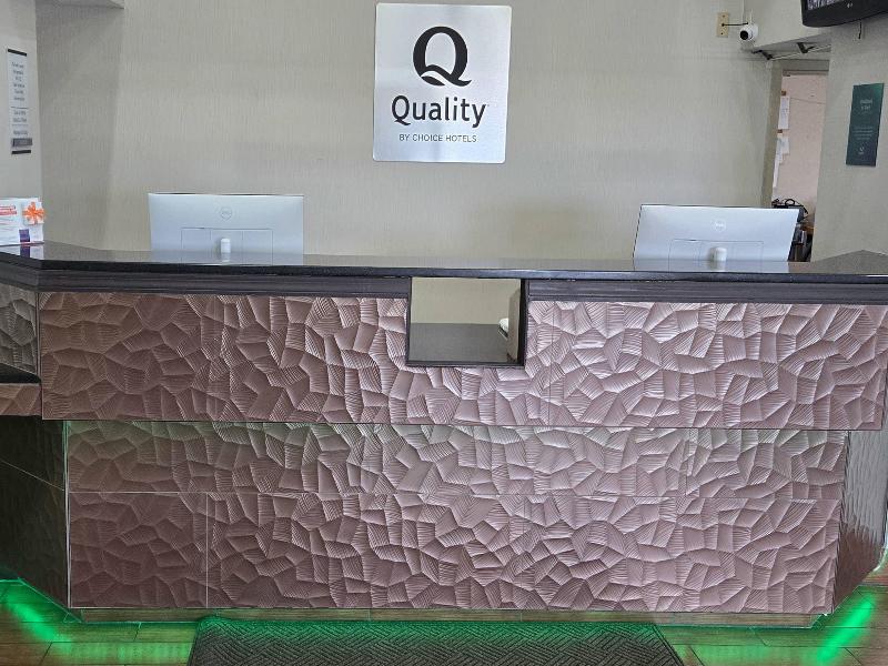 Quality Inn Kansas City International Airport image