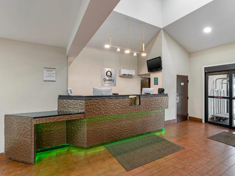 Quality Inn Kansas City International Airport