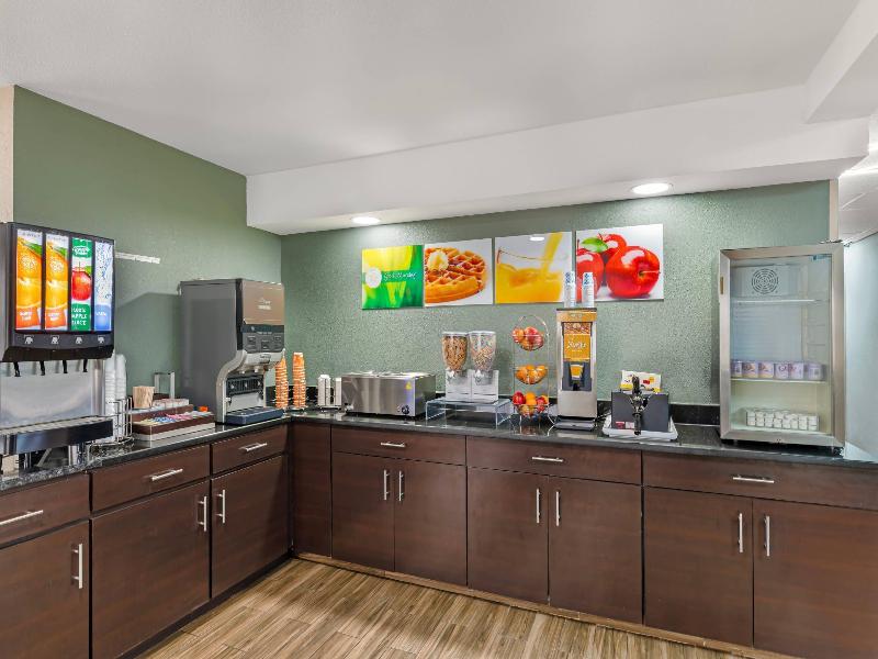 Quality Inn Kansas City International Airport
