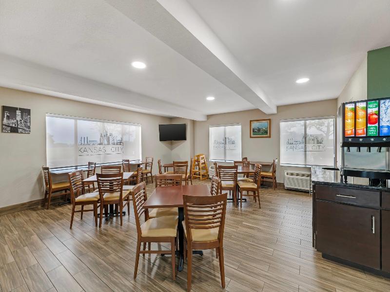Quality Inn Kansas City International Airport