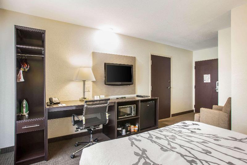 Quality Inn Kansas City International Airport image