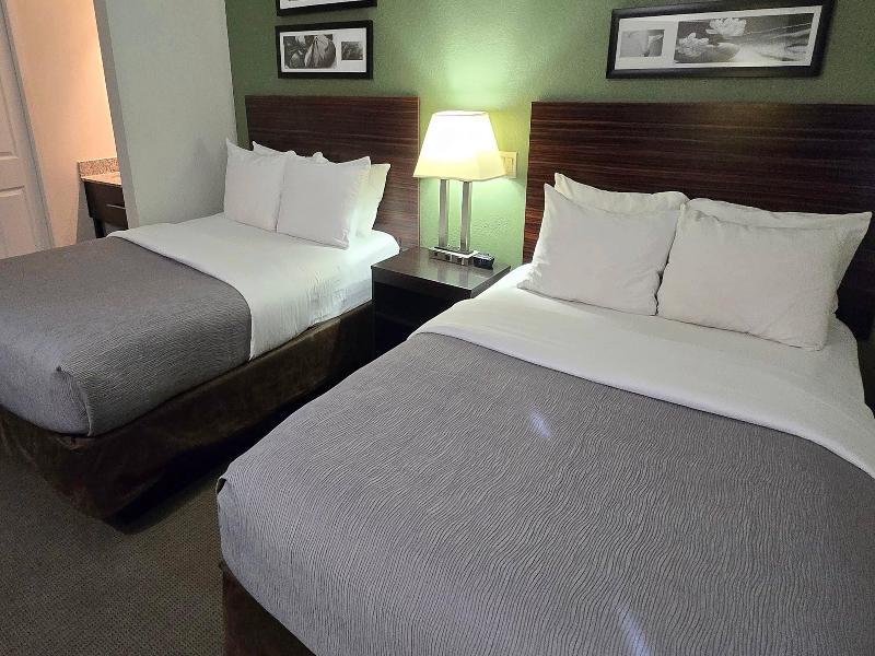 Quality Inn Kansas City International Airport image