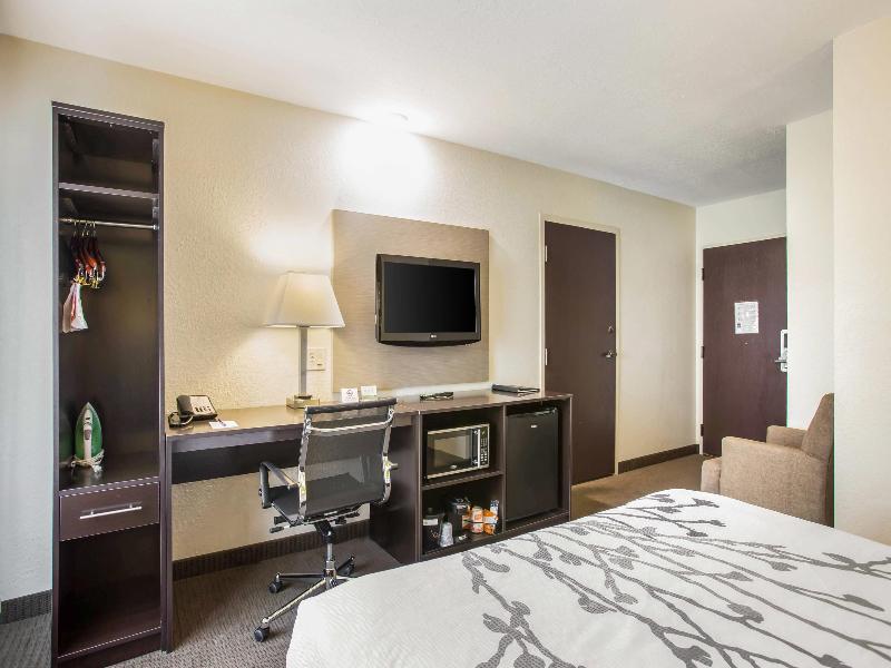 Quality Inn Kansas City International Airport image
