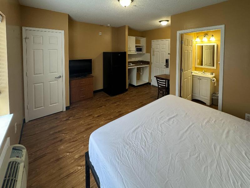 Suburban Studios Near UNC Charlotte image 3