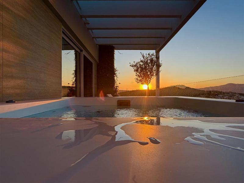 One 360 Skyline Athens Penthouses image