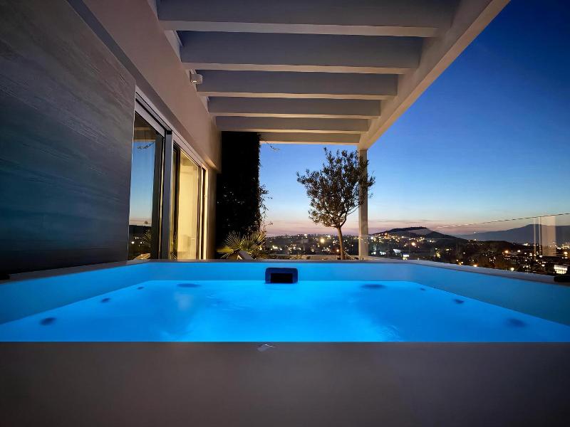 One 360 Skyline Athens Penthouses image