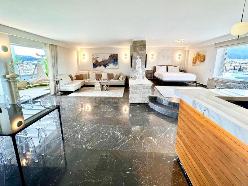 One 360 Skyline Athens Penthouses image