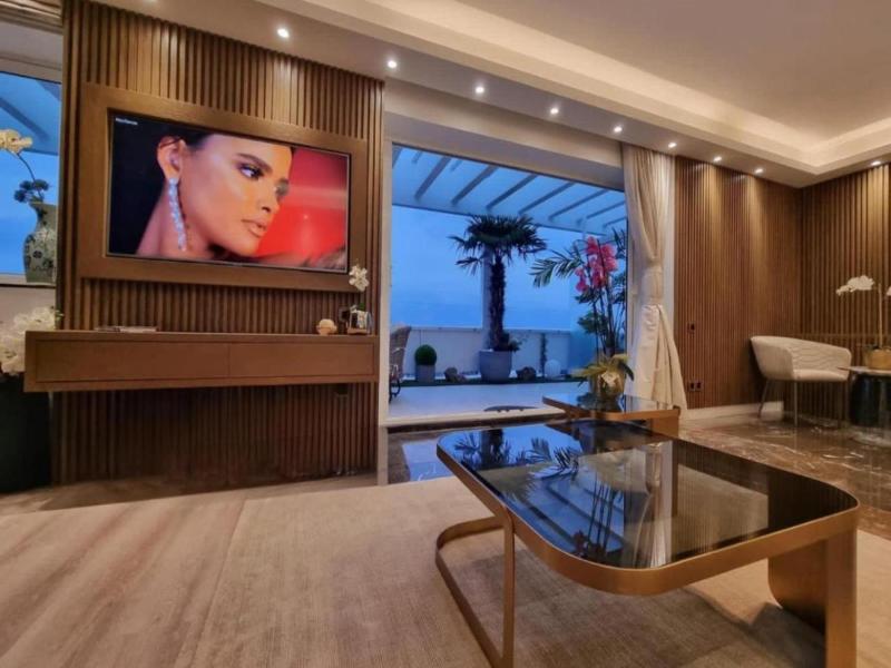 One 360 Skyline Athens Penthouses image