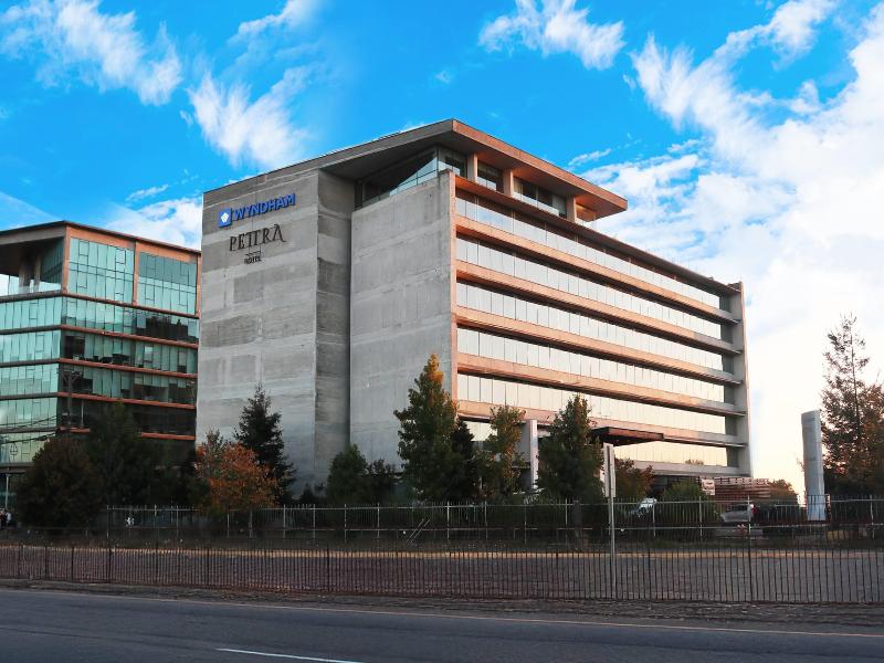 Wyndham Concepcion Pettra image