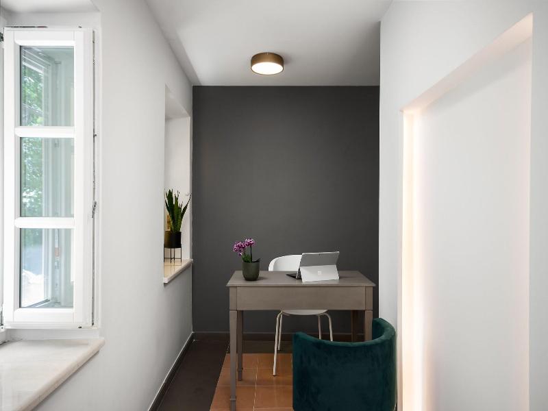 New York Luxury Suites image