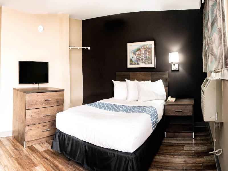 Suburban Extended Stay SE image