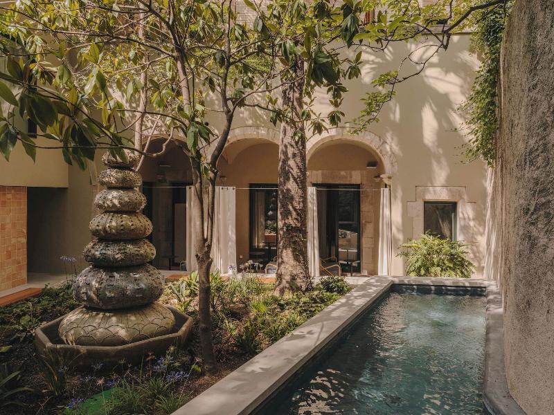 Hotel Palau Fugit image