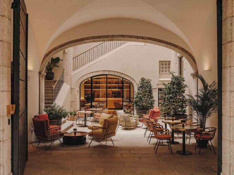 Hotel Palau Fugit image