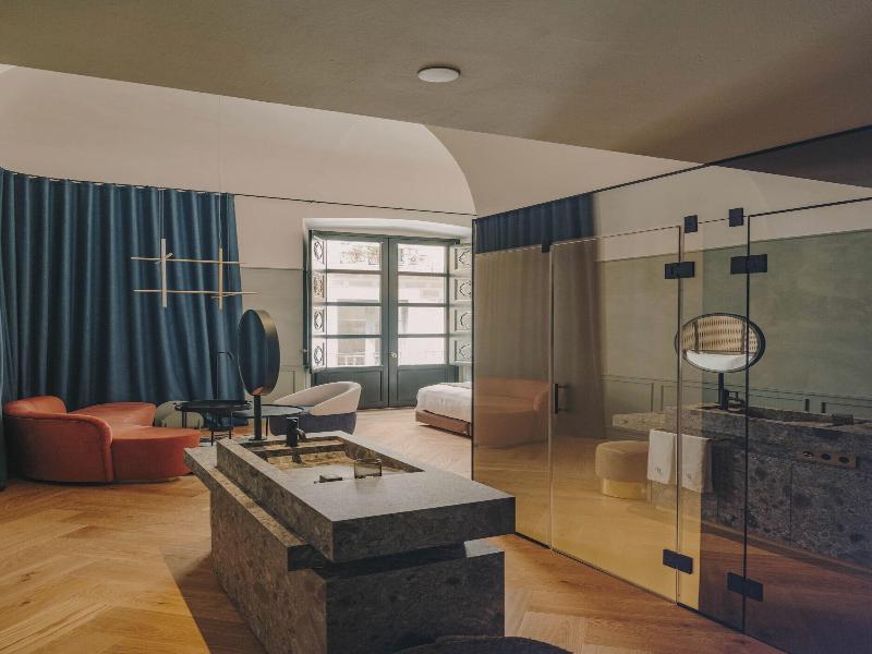 Hotel Palau Fugit image